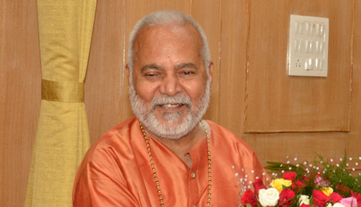 swami chinmayanand,swami chinmayanand on house arrest,7-hr interrogation,swami chinmayanand ashram sealed