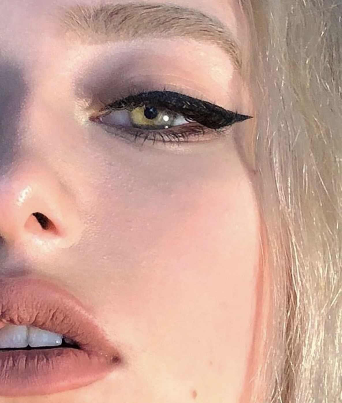 eyeliner,trending ways to wear eyeliner,beauty,beauty tips,bold and graphic eyeliner,outer cast eyeliner,dark matter eyeliner