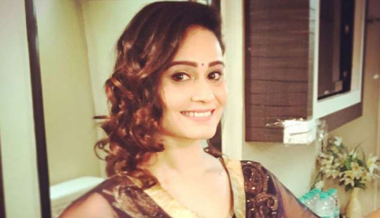 कंगना रनौत की मुश्किलें बड़ी, सोनू सूद के बाद अब इस एक्ट्रेस ने छोड़ी फिल्म 'मणिकर्णिका'