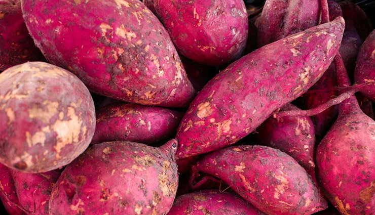 boost eye health,foods for eye health,eye health superfoods,carrots for vision,omega-3 fatty acids fish,vitamin c oranges,protein for eyes,nuts and seeds for vision,strawberries for eye health,dark chocolate benefits for eyes,sweet potatoes nutrition,spinach for retinal health,red peppers eye health