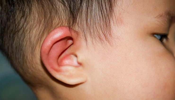 कान मे सूजन करवाती है असहनीय दर्द का अहसास, इन उपायों की मदद से पाए राहत