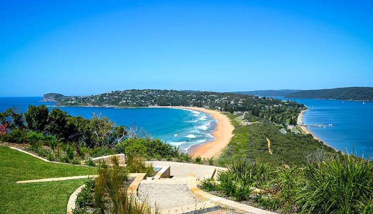 sydney,free things in sydney,places to visit in sydney,tourist attraction in sydney,barrenjoey lighthouse,rocks discovery museum,sydney opera house,sydney conservatorium of music,st marys cathedral,hyde park,royal botanic gardens,museum of contemporary art australia