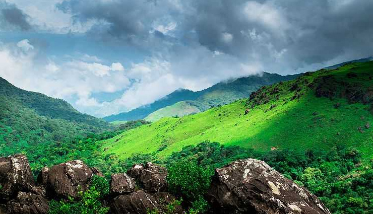 किसी ठंडी जगह की तलाश में हैं तो चले आइये कुर्ग, ये 8 पर्यटन स्थल देंगे घूमने का पूरा मजा tourist destinations in coorg,coorg travel,holidays in coorg
