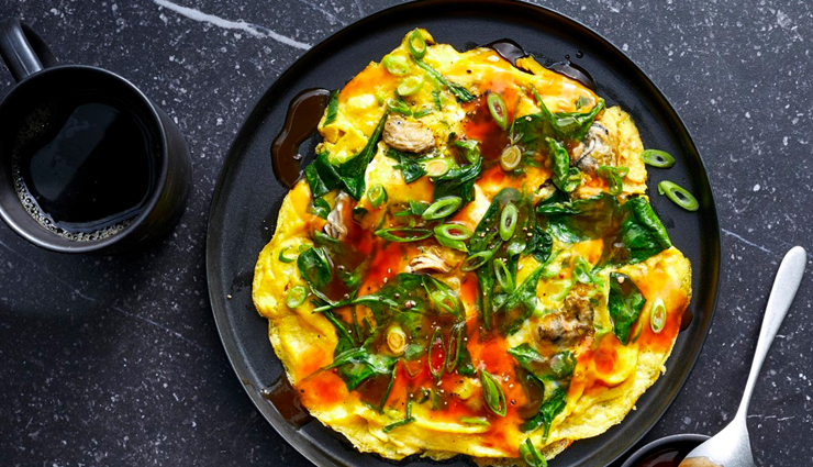 stinky tofu,aiyu jelly drink,small bun in a big bun,ice cream runbing,small sausage in a big sausage,taiwanese sausage on a stick,fried chicken,guabao,pig blood cake,oyster omelet,local dishes,local dishes in taipei,taipei