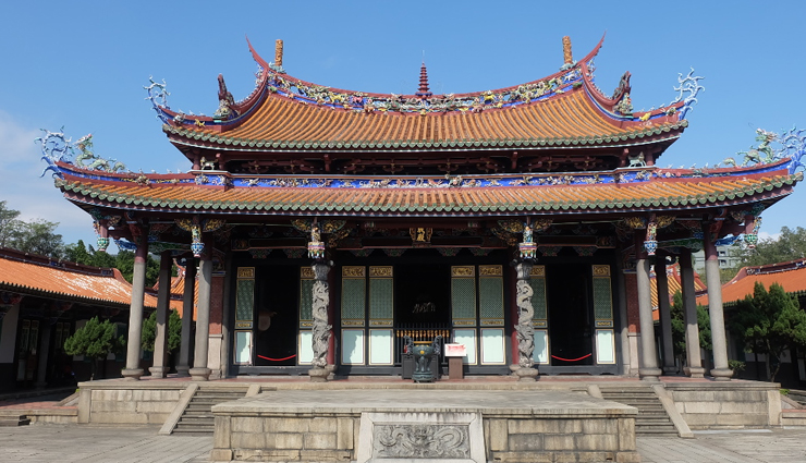 tourist attractions in taipei,taipei,places to visit in taipei,national palace museum,hobe fort,confucious temple,dihua street,baoan temple,yinshan temple,museum of world religions