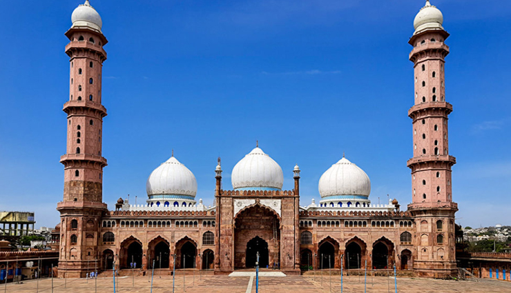 mosques,mosques in india,india tourism,mosques travel,india travel guide,holidays