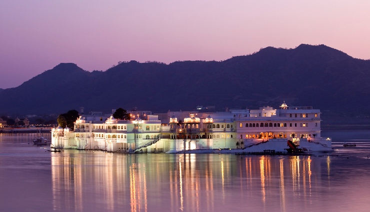 romantic castles,most romantic castles in the world,fairytale castles,couples travel destinations,castle vacations,romantic getaways,beautiful castles for couples,castle tours,romantic historic places,travel for couples