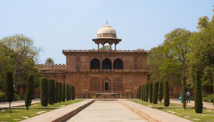 agra,tourist places in agra,holidays in agra,uttar pradesh,places to visit in agra,holidays,travel guide,travel tips