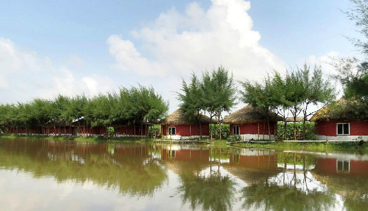 beautiful lakes in west bengal,mirik lake,jore pokhri lake,senchal lake,rasikbil lake,rabindra sarovar lake,santragachhi jheel,motijhil lake,benuka lake,amarabati lake,kolkata lake,kapil muni temple lake,samsing lake,bethuadahari lake,tajpur lake,west bengal tourism,scenic lakes,nature in west bengal,boating in west bengal lakes,top lakes to visit in west bengal