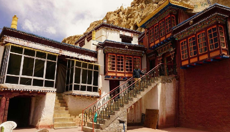 ladakh monasteries guide,surreal gompas in ladakh,amiable monastic sites,ladakh spiritual retreats,buddhist monasteries in the himalayas,ladakh cultural landmarks,picturesque gompas in ladakh,spiritual sites of ladakh,best monastic experiences in ladakh,iconic ladakh gompas