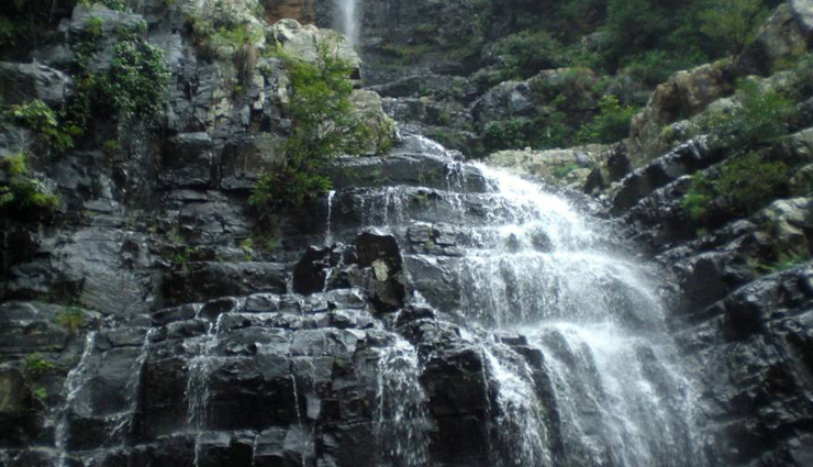 waterfalls,waterfalls in india,top 5 waterfalls in india,famous waterfalls in india,list of waterfalls in india with river,highest waterfall in india,city of waterfalls in india,top 10 waterfalls in india,travel,holidays
