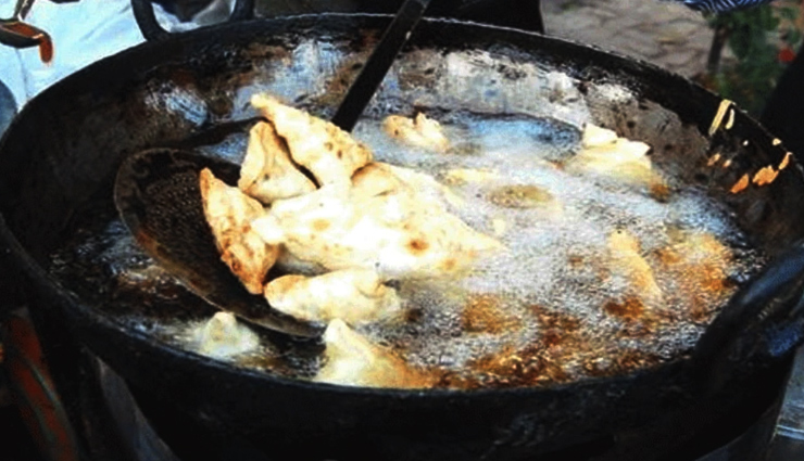 cancer-causing foods,foods linked to deadly cancer,cancer risk from certain foods,avoiding carcinogenic foods,disease-causing foods to be aware of,foods associated with deadly cancers,health risks of specific foods,dietary factors and cancer,preventing cancer through diet,choosing cancer-safe food options,डिब्बाबंद टमाटर,प्रोसेस्ड मीट,माइक्रोवेव पॉपकॉर्न,नॉन ऑर्गेनिक फल,कैंसर के लक्षण