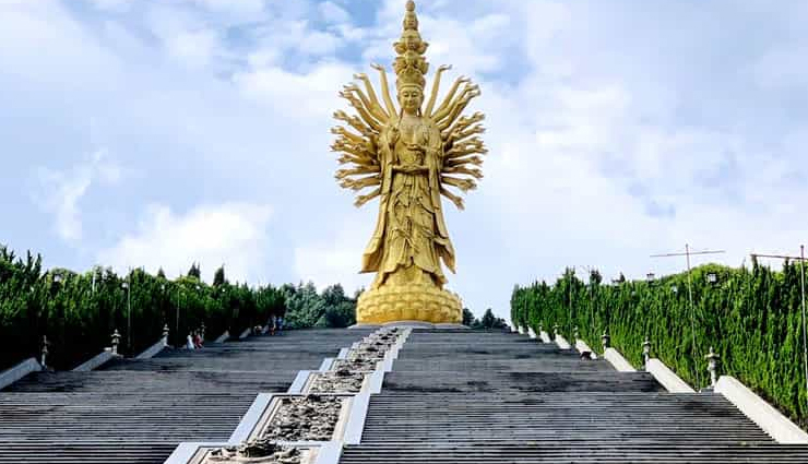tallest statues,tallest statues in the world,statue of unity,india,spring temple buddha,china,laykyun sekkya buddha,myanmar,guanyin of nanshan,china,statue of belief,emperors yan and huang statue,the motherland monument,ukraine,ushiku daibutsu,japan,sendai daikannon,guishan guanyin,peter the great statue,russia