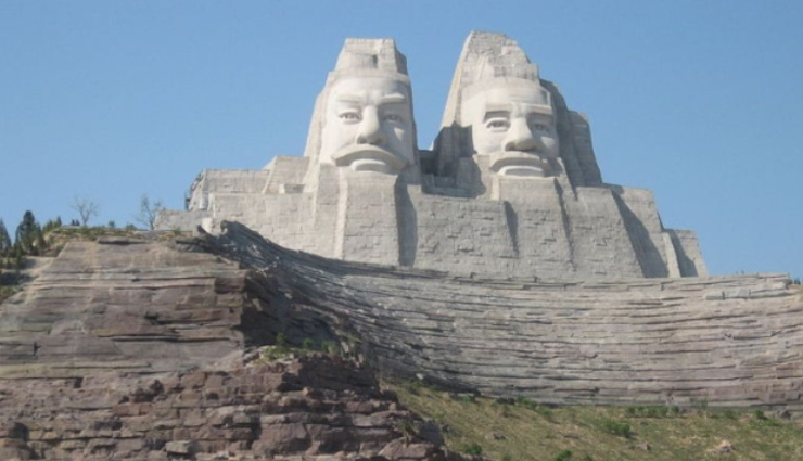 tallest statues,tallest statues in the world,statue of unity,india,spring temple buddha,china,laykyun sekkya buddha,myanmar,guanyin of nanshan,china,statue of belief,emperors yan and huang statue,the motherland monument,ukraine,ushiku daibutsu,japan,sendai daikannon,guishan guanyin,peter the great statue,russia