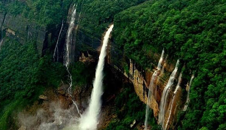 tallest waterfalls,tallest waterfalls in india,barehipani falls,mayurbhanj,orissa,kunchikal falls,shimoga,karnataka,nohkalikai falls,cherrapunji,meghalaya,nohsngithiang falls,mawsmai,dudhsagar falls,goa