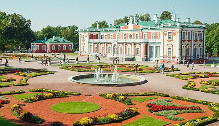 the russalka memorial,freedom square,kadriorg park,tallinn zoo,toompea hill,oleviste church,tallinn old,tallinn,tourist places in tallinn,attractions in tallinn