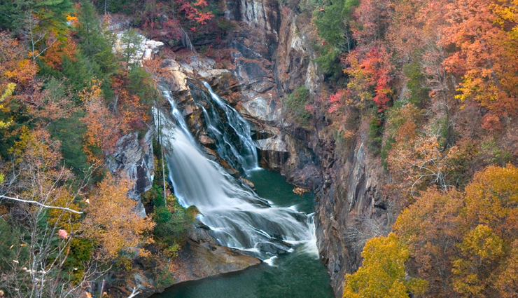 georgia stunning waterfalls,best waterfalls to visit in georgia,scenic waterfalls of north georgia,captivating waterfalls in the peach state,natural wonders of georgia: waterfalls,must-see waterfalls in georgia,exploring georgia beautiful cascades,hidden waterfalls in georgia,waterfall hikes in north georgia