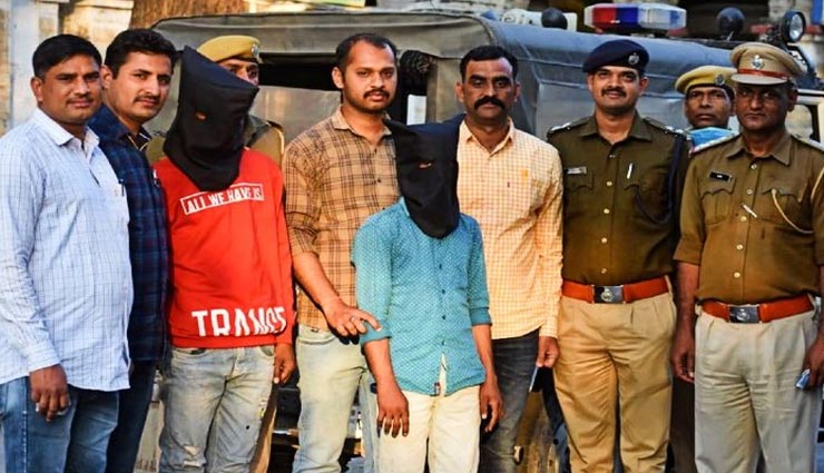 उदयपुर : पुलिस ने किया तलवार गैंग का भंडाफोड़, गर्लफ्रेंड को गिफ्ट देने के लिए बीते 7 दिनों में की 12 लूट