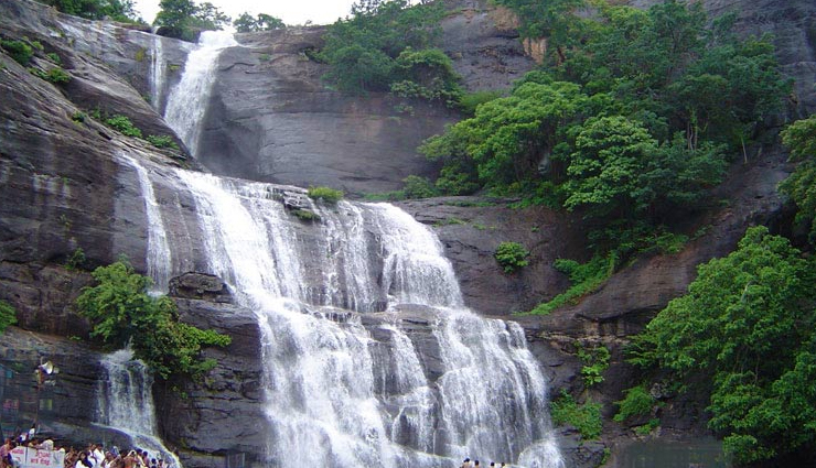 tamil nadu,waterfalls in tamil nadu,must visit waterfalls,waterfalls in india,india,hogenakkal chain of falls,smoky niagara of india,courtallam,natural spa amidst hillocks,thirparappu waterfalls,7-month rainfall from rocks