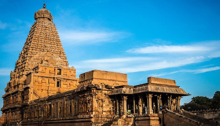 tamil nadu,temples in tamil nadu,meenakshi temple,rameshwaram temple,kumari amman temple,nagannathaswamy temple,brihadeeswarar temple