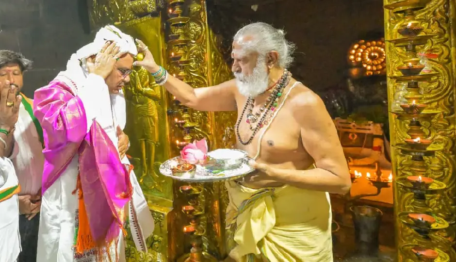 तमिलनाडु की राजनीति में CM भजनलाल शर्मा की एंट्री, प्रवासी राजस्थानियों को जोड़ने की बड़ी जिम्मेदारी तमिलनाडु की राजनीति में CM भजनलाल शर्मा की एंट्री, प्रवासी राजस्थानियों को जोड़ने की बड़ी जिम्मेदारी