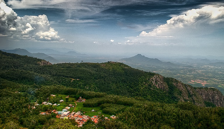 भूलकर भी ना बनाएं गर्मियों की छुट्टियों में इन जगहों पर घूमने का प्लान, होगा पछतावा places to avoid during summer season,summer travel warnings,heatstroke risk destinations,worst places to visit in summer,high-temperature locations to avoid,uncomfortable summer vacation destinations,extreme heat travel advisories,summer safety travel tips,places with high humidity to avoid,best time to visit destinations to beat the heat,avoid these places in summer,dangerous summer travel spots,travel safety in extreme heat,hot weather travel warnings,high heat risk destinations,summer travel safety tips,avoid high-temperature destinations,summer travel precautions,heat advisory travel tips,beat the heat travel advice