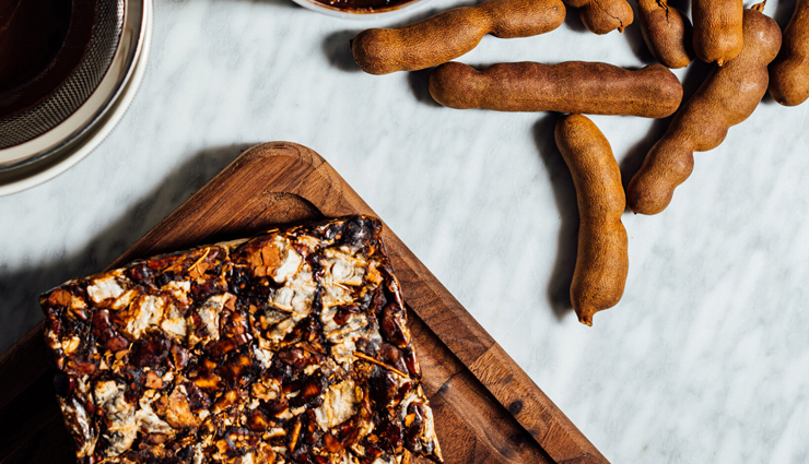 tamarind and dates chutney,recipe of tamarind chutney,how to make dates and tamarind chutney,easy recipes,hunger struck,food