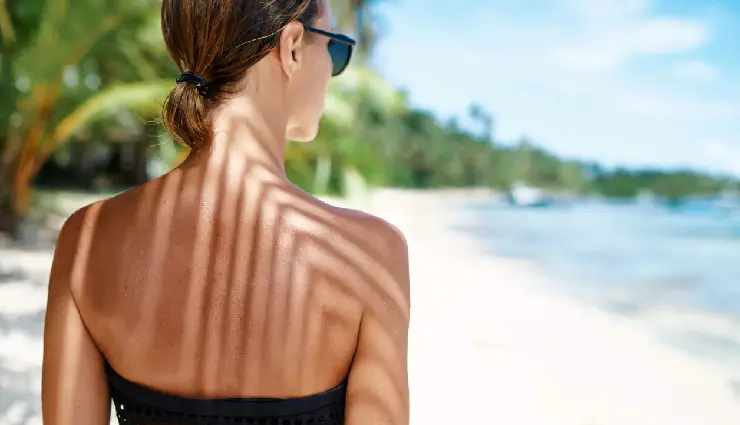 coffee benefits for skin,coffee for hair growth,coffee for glowing skin,diy coffee beauty remedies,coffee scrub for tan removal,coffee mask for dark circles,coffee hair rinse,natural exfoliant coffee,coffee for healthy hair,coffee for scalp care,coffee antioxidants for beauty,caffeine skincare benefits,coffee for shiny hair