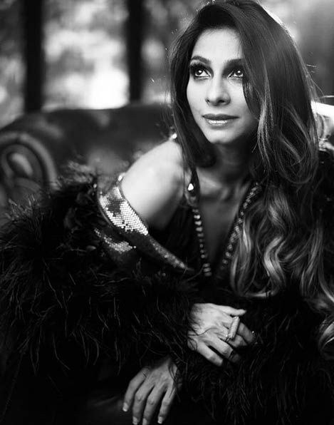 bollywood,kajol,tanisha mukherjee,semi nude photo viral,photo viral