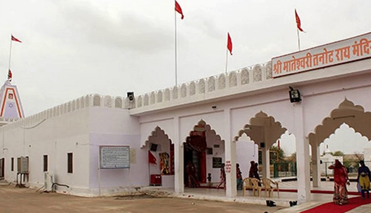 jaisalmer,hot tourist attraction destination,jaislmer tourist attractions,holidays,travel,holidays,india tourism