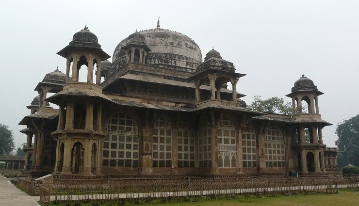 सर्दियों में घूमने लायक जगह हैं ग्वालियर, जानें यहां के प्रमुख पर्यटन स्थल gwalior,gwalior tourist destinations,madhya pradesh tourism,tourist places in gwalior,places to visit in gwalior,best destinations to visit in gwalior,best time to visit gwalior,gwalior winter tourist destination