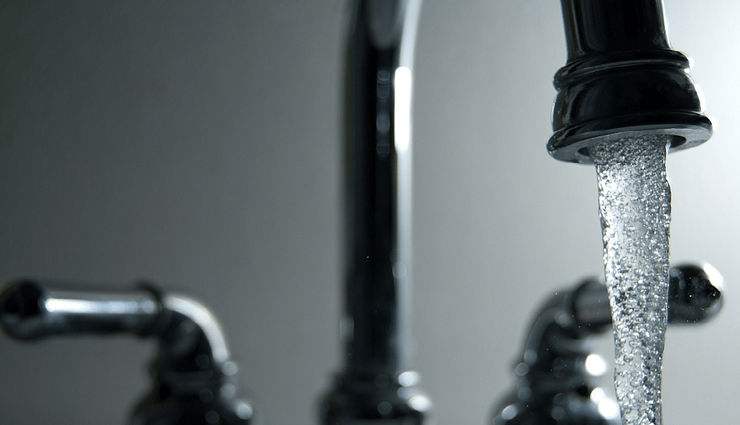 healthy living,5 things to keep in mind if you wear contact lenses,tips to keep eyes healthy with contact lenses,contact lenses care tips,do and dont of wearing contact lenses