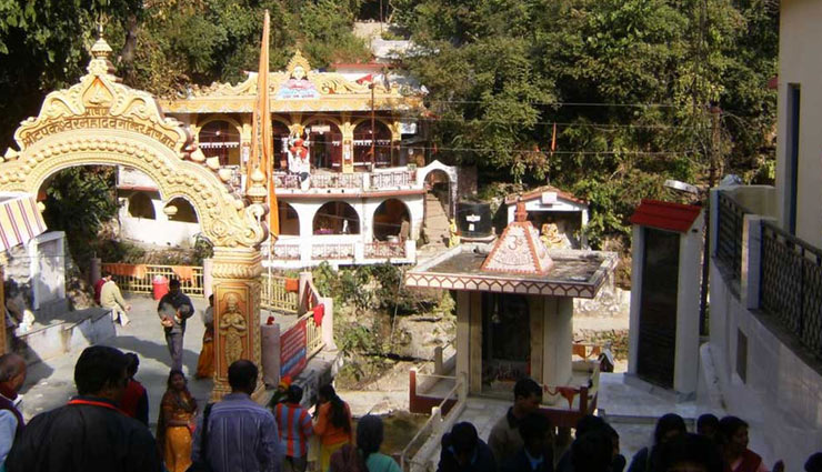 चमत्कारों से भरा है टपकेश्वर मंदिर, शिव ने यहीं सिखाई थी द्रोण को धर्नुविद्या