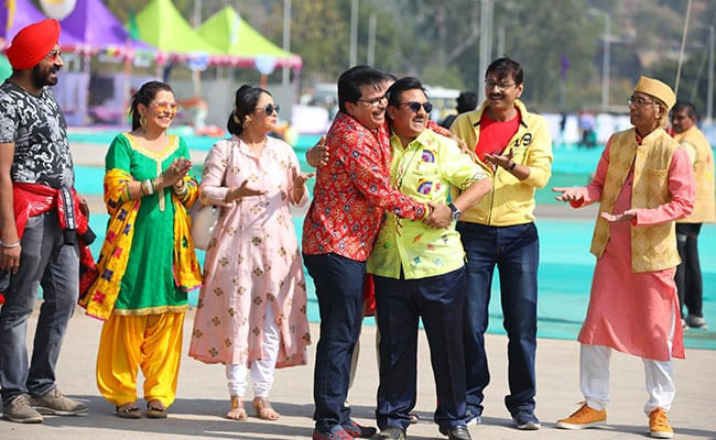 जेठालाल पहुंचा 'स्टैचू ऑफ यूनिटी' लेकर पूरा गोकुलधाम, उठाया पतंगबाजी का लुत्फ़, देखे वीडियो taarak mehta ka ooltah chashmah,statue of unity,gujarat,tv serial taarak mehta ka ooltah chashmah