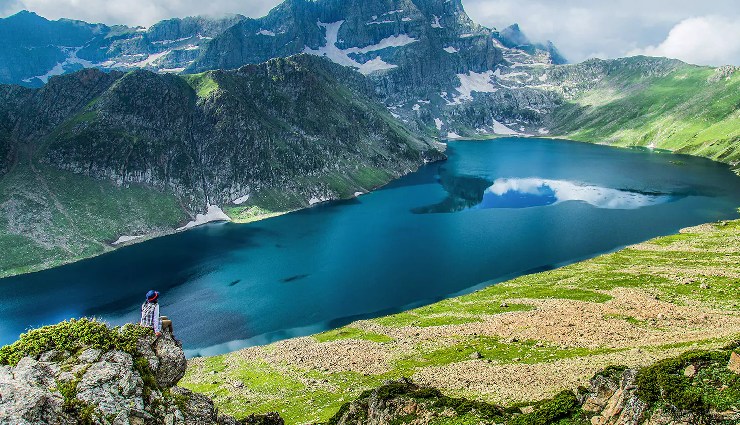 trekking in himalayas,himalayas trekking destinations,kedarkantha trek,deoriatal chandrashila trek,sandakphu phalut trek,valley of flowers trek,tarsar marsar trek,hampta pass trek,gidara bugyal trek,annapurna base camp trek,khopra ridge trek,buran ghati trek,adventure trekking himalayas,best treks in himalayas,trekking routes himalayas