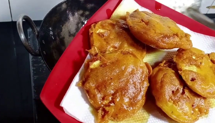 bihari cuisine specialties,traditional foods of bihar,authentic dishes from bihar,popular bihari delicacies,iconic food items from bihar,must-try foods in bihar,famous bihari recipes,culinary treasures of bihar,regional cuisine of bihar,best dishes to try in bihar