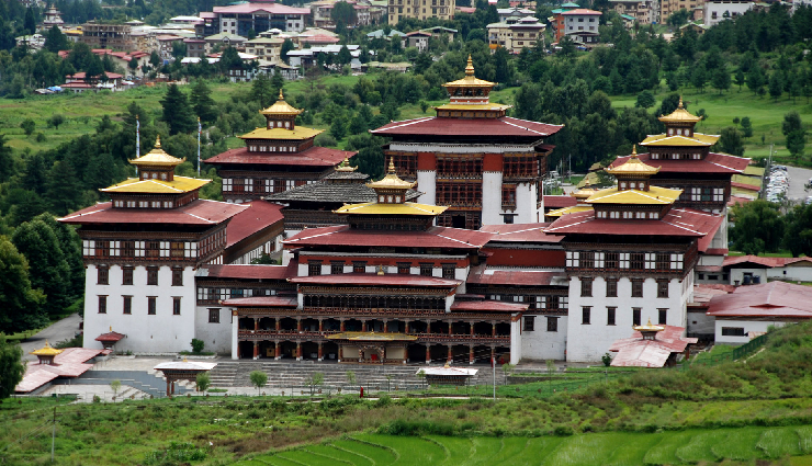 bhutan travel experiences,discovering bhutan essence,unique activities in bhutan,bhutanese cultural heritage,exploring bhutan spiritual sites,adventure in the land of the thunder dragon,bhutan hidden treasures,authentic bhutanese experiences,immersive journey through bhutan,bhutanese festivals and traditions