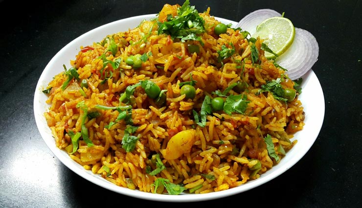 मुंबई का मशहूर व्यंजन है 'तवा पुलाव', देता हैं स्वाद का जायका #Recipe