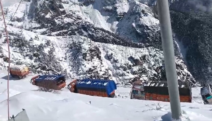 offbeat places in india,unique destinations india,hidden gems india,offbeat travel india,sandakphu darjeeling,halebid karnataka,phugtal gompa zanskar,khajjiar himachal pradesh,kanatal uttarakhand,ziro arunachal pradesh,tawang arunachal pradesh,pavagadh gujarat,champaner unesco site,mawlynnong meghalaya,lonar crater maharashtra,lesser-known tourist spots india,offbeat travel guide india,peaceful getaways india,remote travel destinations india