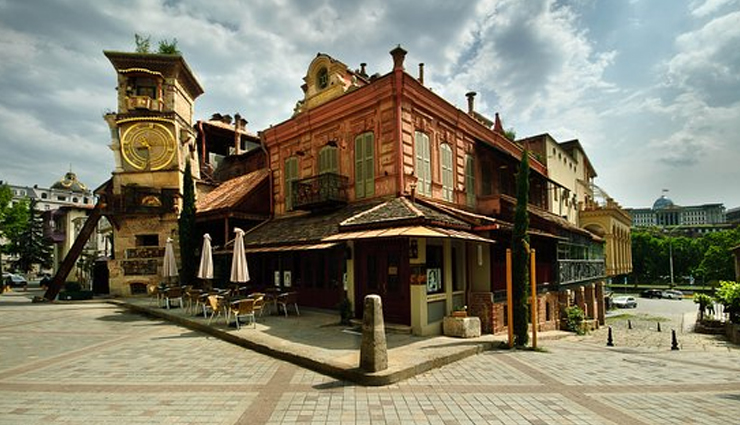 holy trinity cathedral,ride a cable car to narikala fortress,walk over the bridge of peace,bathhouses of abanotubani,shop at the intriguing dry bridge bazaar,have fun in mtatsminda park,rezo gabriadze marionette theater,tbilisi botanical garden,georgian national museum,lake lisi,tbilisi,places to visit in tbilisi,things to do in tbilisi