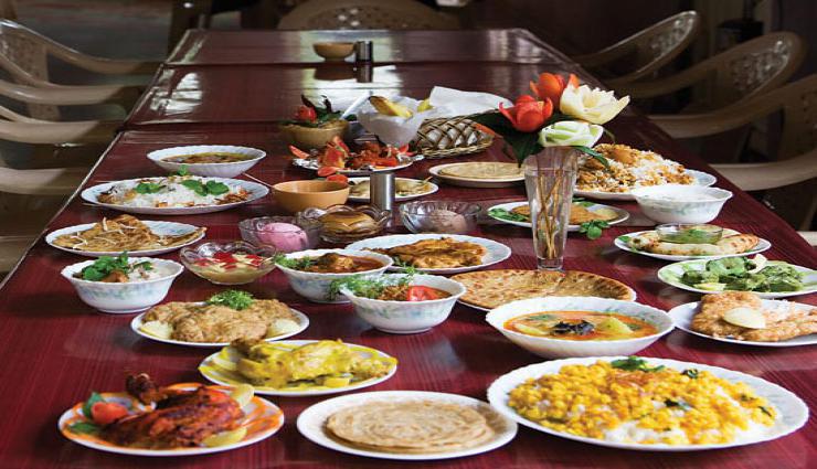 Kitchen Tips : खाना बनाते वक्त जब हो जाए ये गलतियां तो आजमाएं ये उपाय