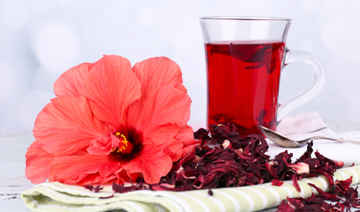 green tea,chamomile,rooibos,hibiscus,white tea,calendula,peppermint,tea for healthy skin,skin care tips,summer skin care,beauty tips,summer tips