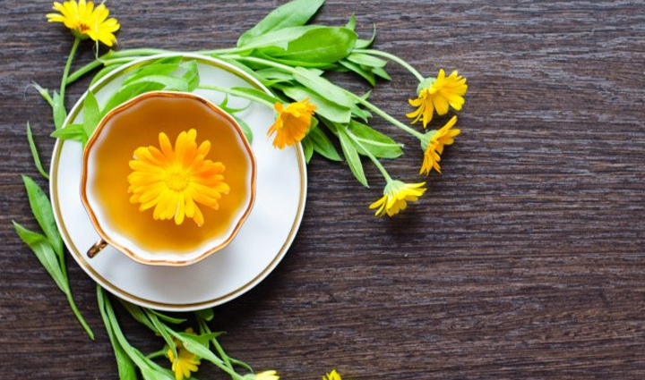 green tea,chamomile,rooibos,hibiscus,white tea,calendula,peppermint,tea for healthy skin,skin care tips,summer skin care,beauty tips,summer tips