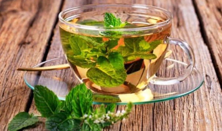 green tea,chamomile,rooibos,hibiscus,white tea,calendula,peppermint,tea for healthy skin,skin care tips,summer skin care,beauty tips,summer tips