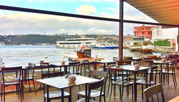 tea gardens to visit in istanbul,istanbul tea gardens,bebek kahve,cengelkoy cinaralti,dolmabahce cay bahcesi,firuzaga kahvesi,moda cay bahcesi,emirgan cinaraltı cafe