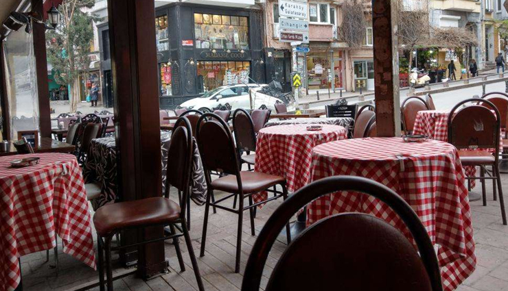 tea gardens to visit in istanbul,istanbul tea gardens,bebek kahve,cengelkoy cinaralti,dolmabahce cay bahcesi,firuzaga kahvesi,moda cay bahcesi,emirgan cinaraltı cafe