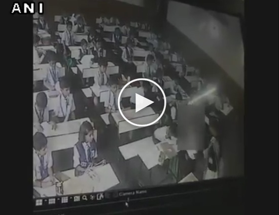 टीचर ने लगाए 2 मिनट में 40 थप्पड़, वीडियो वायरल
