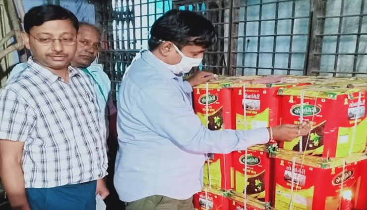 जयपुर : कुकिंग ऑयल की तीन फर्मो पर स्वास्थ्य विभाग ने मारा छापा, सील किया 988 लीटर सरसों का तेल