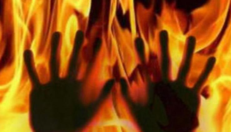 भभुआ : छेड़खानी का विरोध करने पर लड़की को गरम तेल की कड़ाही में फेंका