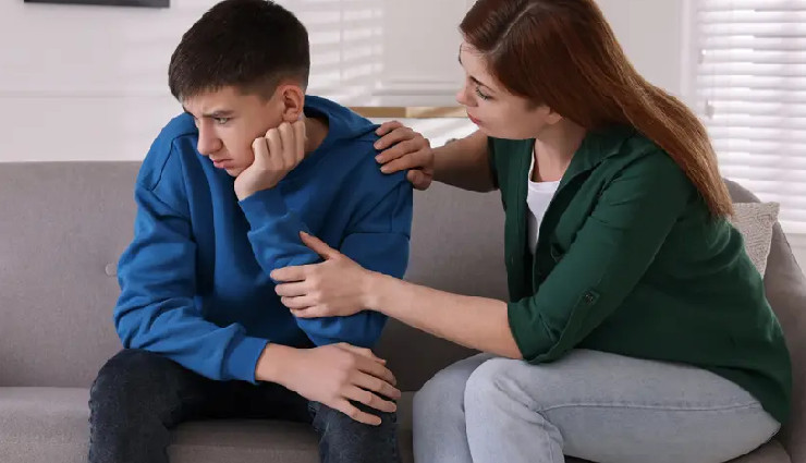 teen depression tips,dealing with teen depression,supporting depressed teens,mental health for teens,recognizing teen depression,promoting healthy lifestyle,building self-esteem,coping skills for teens,professional help for teen depression,warning signs of self-harm